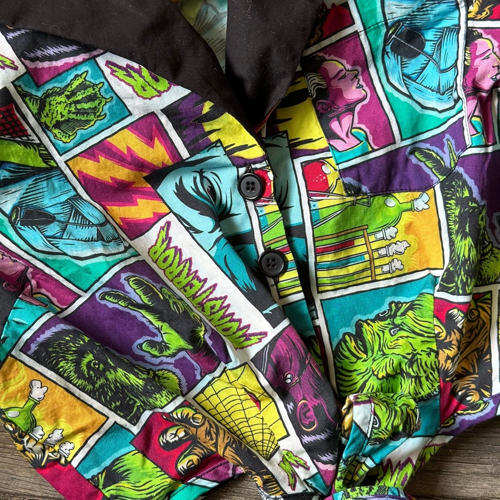 Universal Studios Monster Top - image 4